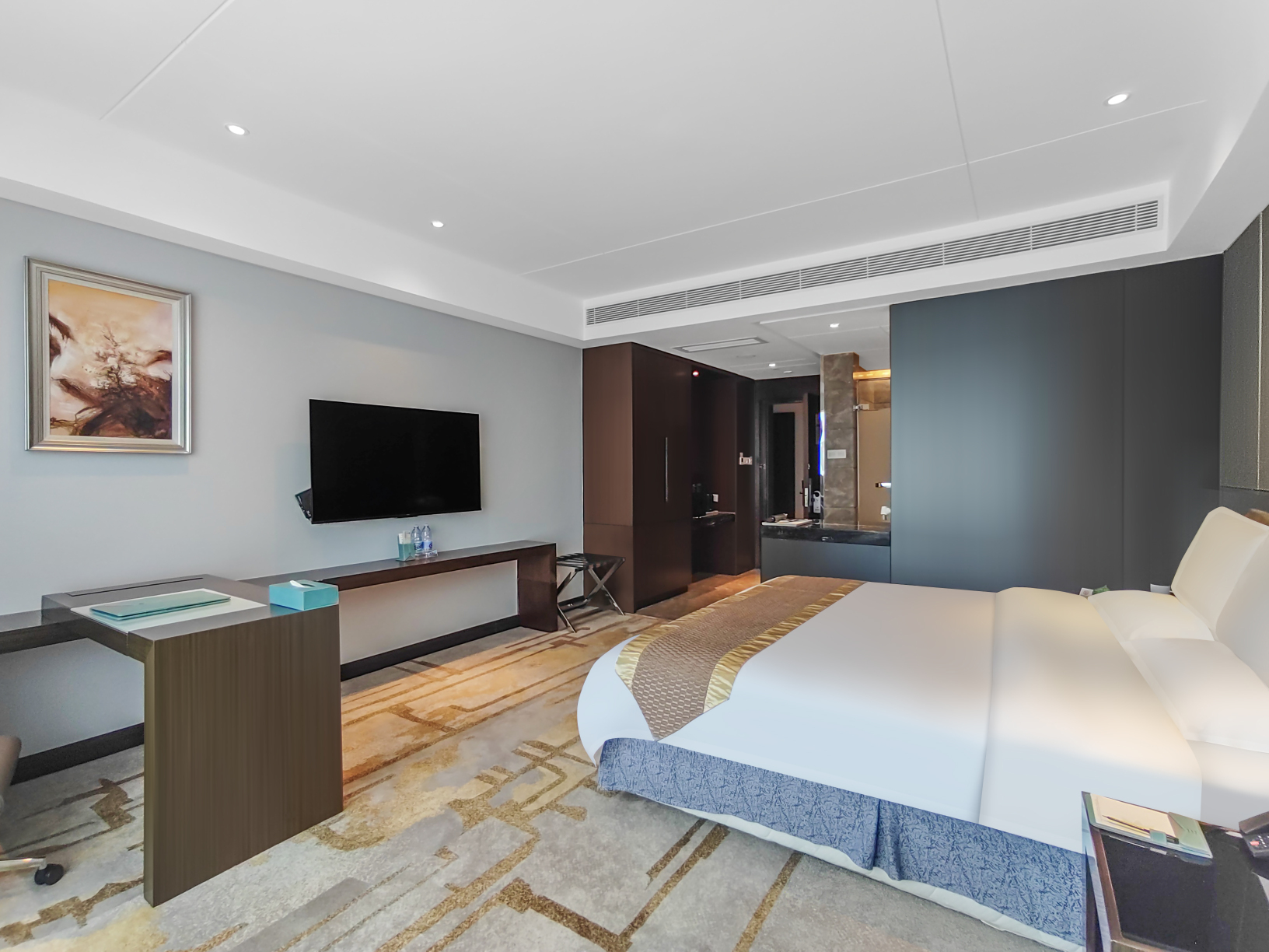 Santavan HotelOver view