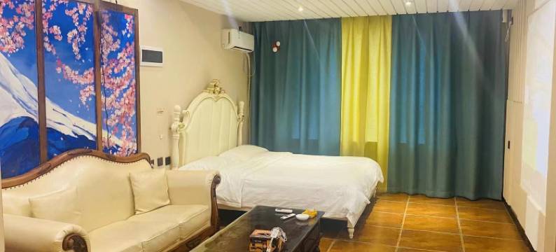 蜗居自助式情趣主题酒店(长春光华学院店)图片