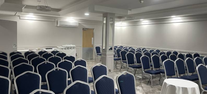 赫里博恩红狮酒店(Red Lion Hotel)图片