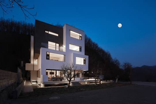 闲时·多元化360°白色印象设计师·轻奢美宿(老君山中灵索道店)图片