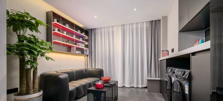 轻BOX电竞酒店(松雅湖吾悦广场店)图片