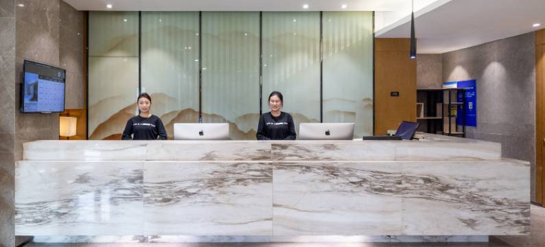 济南高新万达广场天辰路亚朵酒店图片