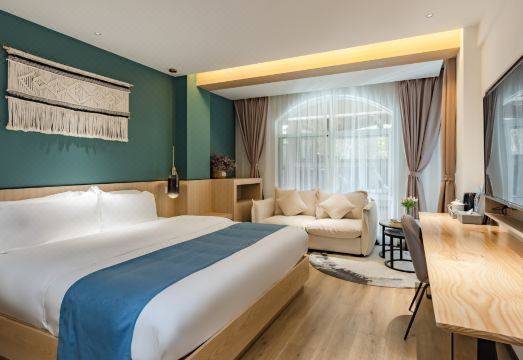 Floral Hotel·Kunming Aromatic Garden hotel (Kunming Guandu Ancient Town) Hotel Overview