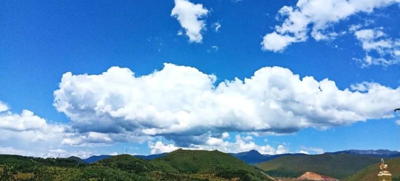 马店·藏式艺术美景度假美宿(香格里拉松赞林寺店)图片