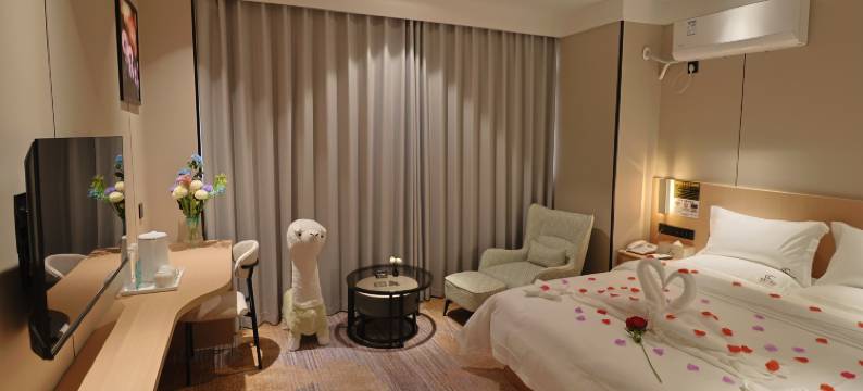 安顺欧曼cc酒店(黄果树大街安顺市人民医院店)图片