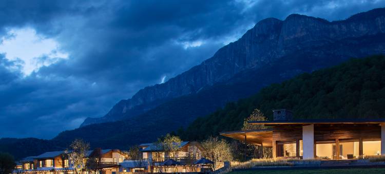 泸沽湖岚岳酒店图片