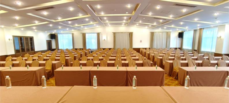 漠河峰悦之约酒店(松苑公园店)图片