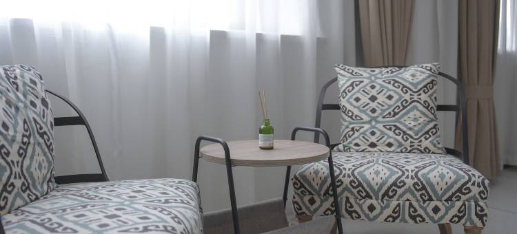 隐逸酒店(东环不夜城中东大市场店)图片