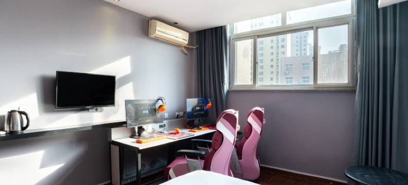 漫品电竞民宿图片