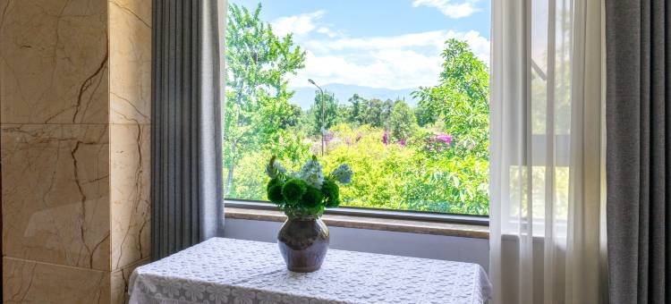 西昌和悦花园度假酒店(邛海湿地火把广场店)图片