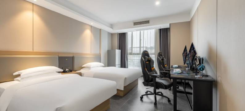 爱电竞酒店(东南大学九龙湖校区诚信大道地铁站店)图片