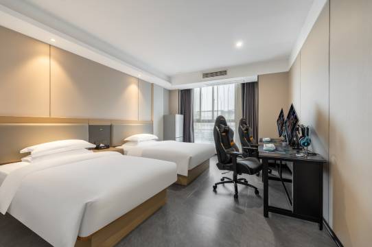 爱电竞酒店(东南大学九龙湖校区诚信大道地铁站店)