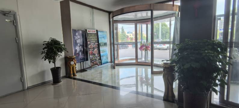 轻住酒店(临沂沂水珠江路东皋公园店)图片