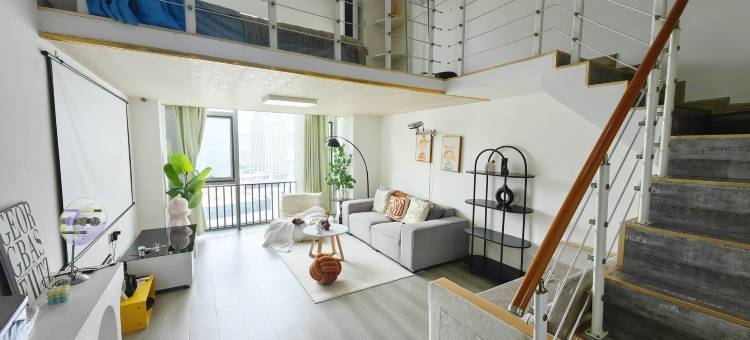 烟台·小贰家｜TheBeautyofTheEast复式Loft民宿(迎春大街店)图片