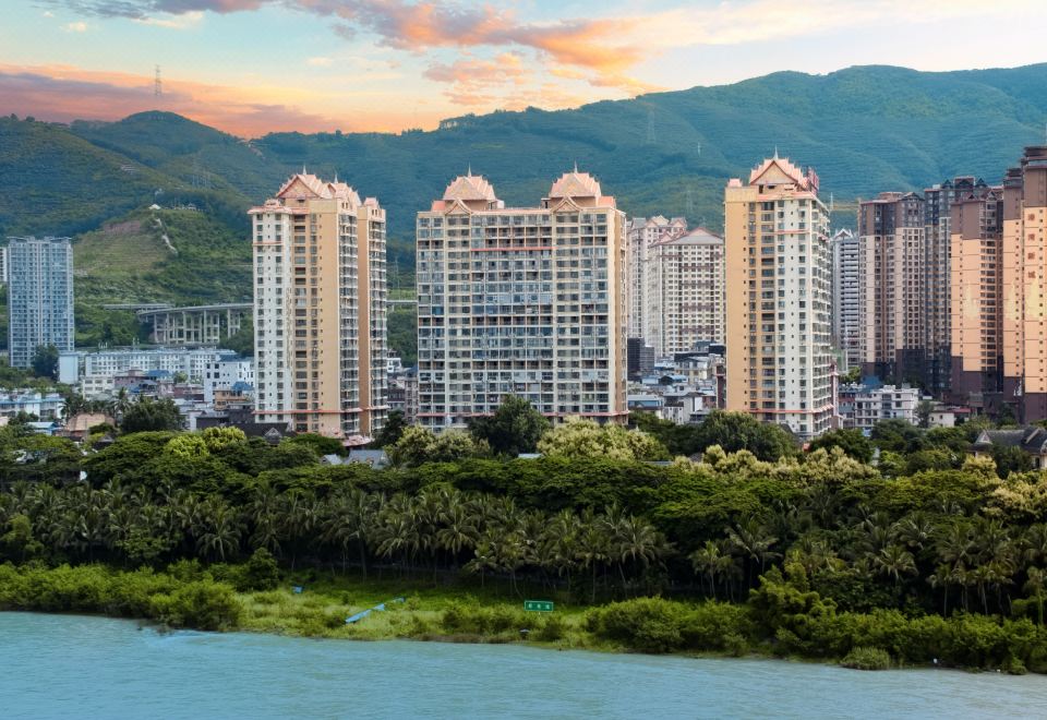 西双版纳博益假日酒店外景图