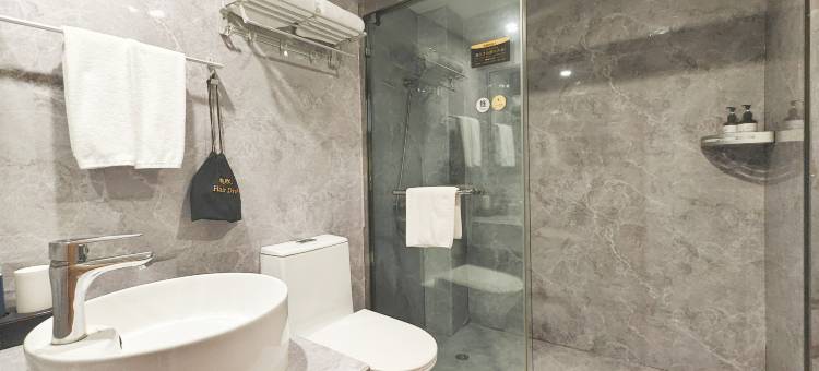 万信至格酒店(自贡彩灯公园店)图片