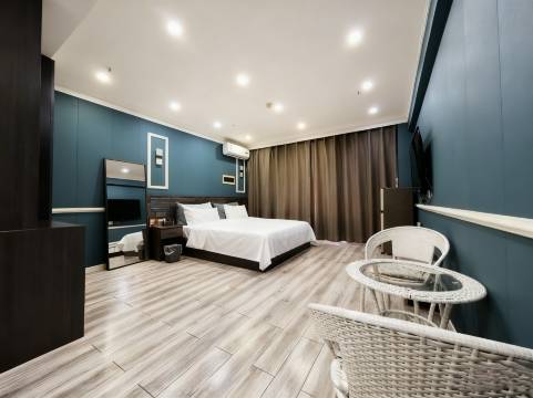 绥化梦之佳时尚民宿(世纪华辰休闲购物广场店)