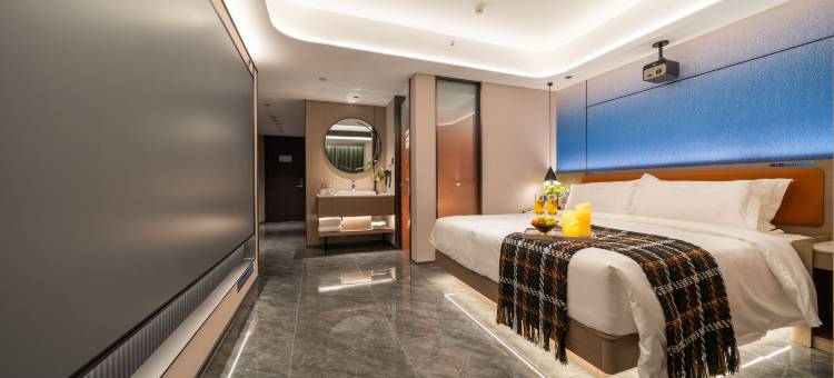 叶与晨电竞电影酒店(曼哈顿广场燕庄地铁站店)图片