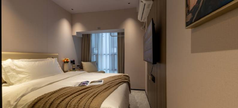 凡一伊轻奢城市公寓(佛山顺联广场锦龙地铁站店)图片