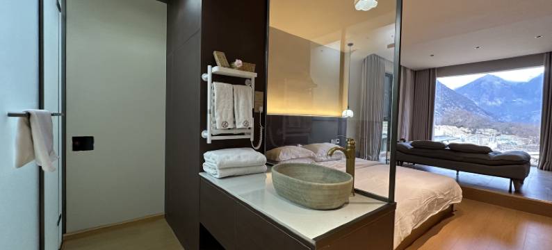 吉美·南迦巴瓦山居图片