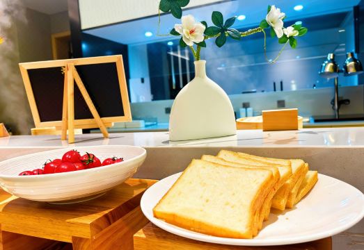 Meijihuanpeng Hotel (Dian, Shifosi Town, Zhenping County, Nanyang) Hotel Overview