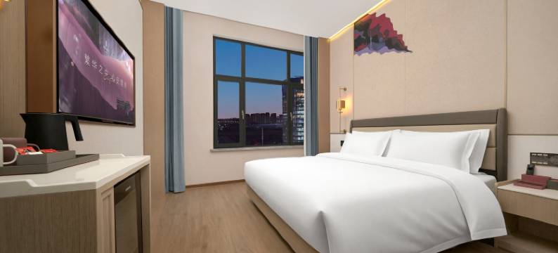 艺龙酒店(哈尔滨中央大街索菲亚教堂店)图片