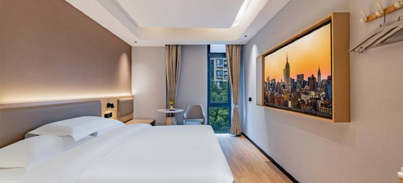 开蔓铂金酒店(通河新村地铁站店)图片