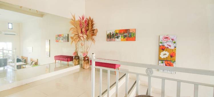 OYO 94669 普里酒店 潘纳库康 马卡萨(OYO 94669 Hotel Puri Inn Panakkukang Makassar)图片