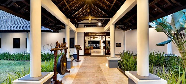 塔拉瓦斯怀兹酒店(Grand Whiz Hotel Trawas Mojokerto)图片