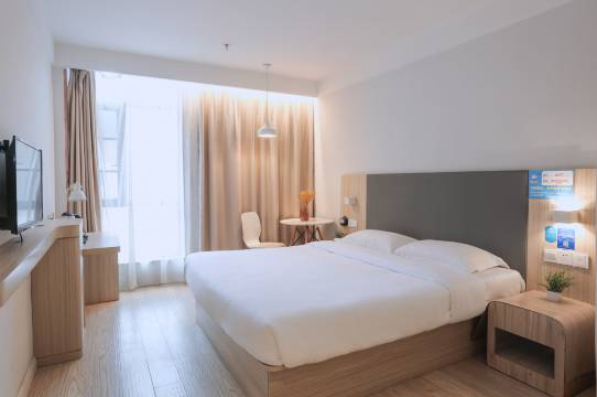 由里舒泊·智慧酒店(张家界火车站店)