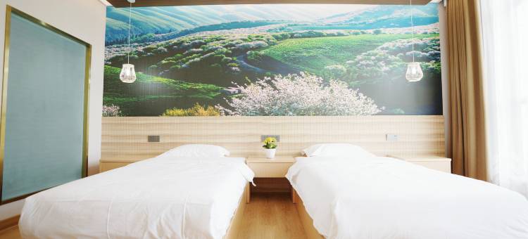 伊宁花语荷畔里酒店(伊犁河风景区店)图片