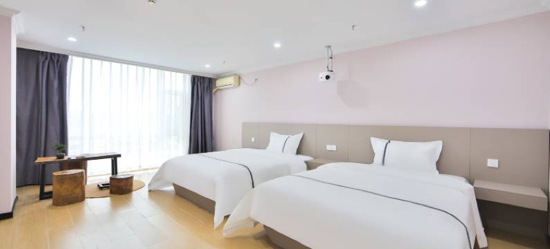 国王与熊精品酒店(长春西站店)图片