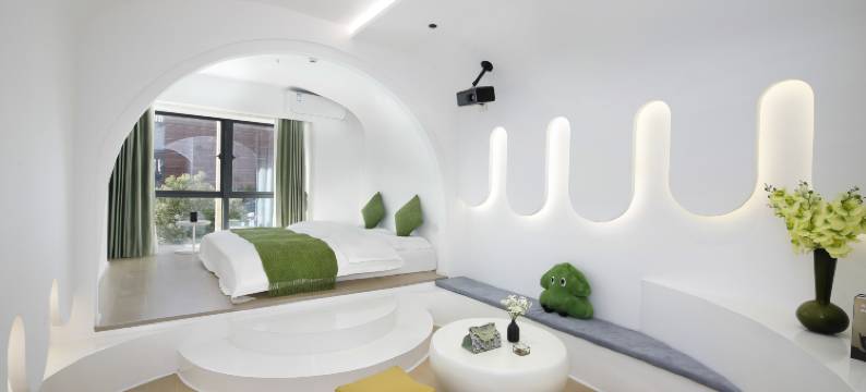 宿小生设计师酒店(成都双凤桥地铁站店)图片