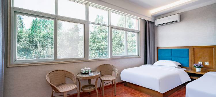 昆明龙泽商务酒店(滇池国际会展中心店)图片