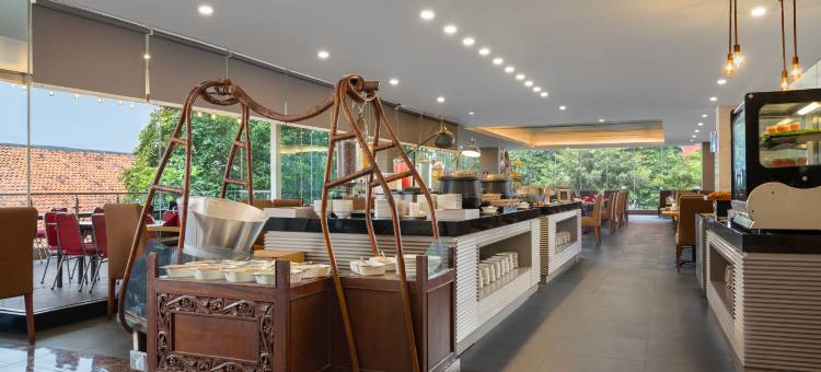 桑提卡固本泗水高级酒店(Hotel Santika Premiere Gubeng Surabaya)图片