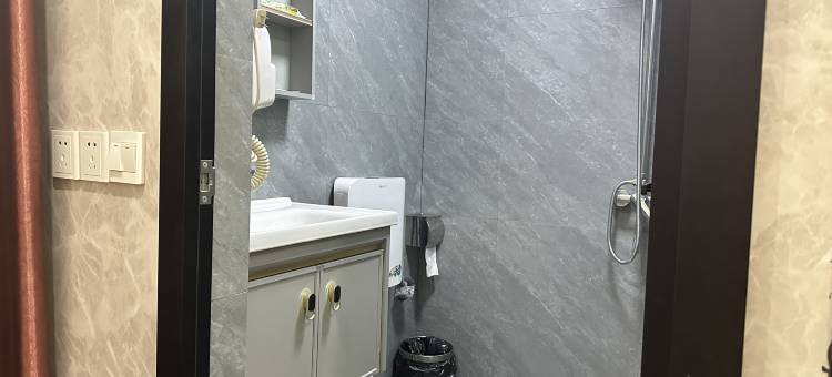 南昌开心宾馆(一附院店)图片