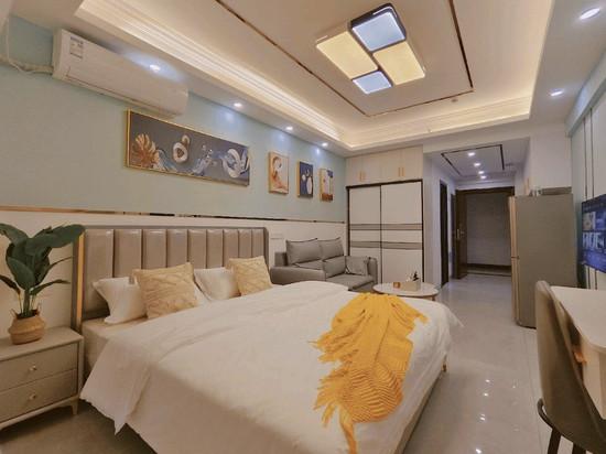 岚栖服务公寓(万达店)