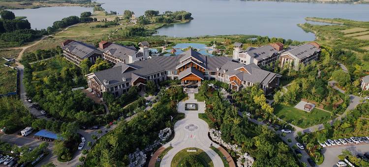 内丘鹊山湖阿尔卡迪亚国际度假酒店图片