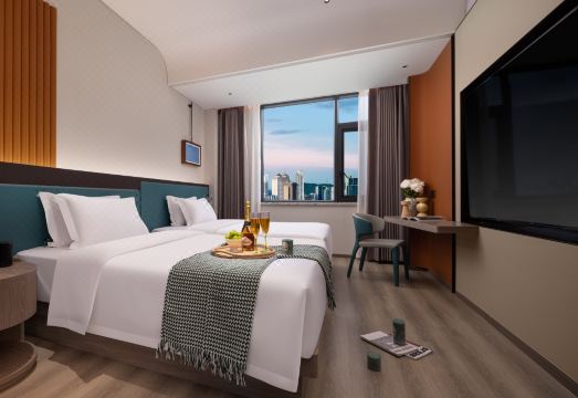 Fuyang Yunbo Manju Hotel (Yingzhou Wanda Plaza Long Distance Bus Station Store) Hotel Overview