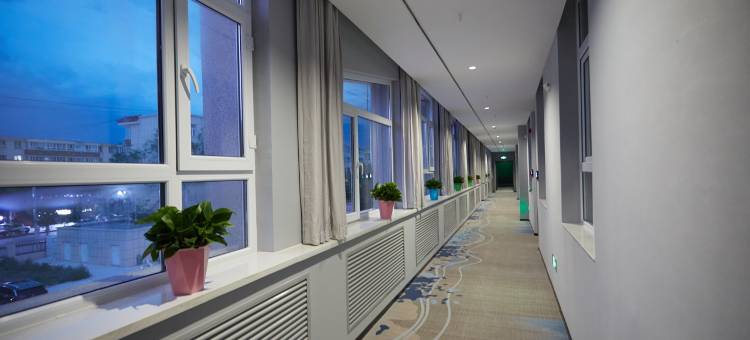 精河文华假日酒店图片