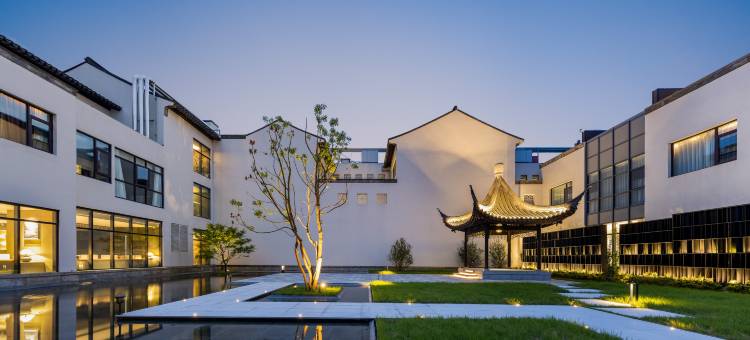 苏州北寺塔桃花坞大街亚朵酒店图片