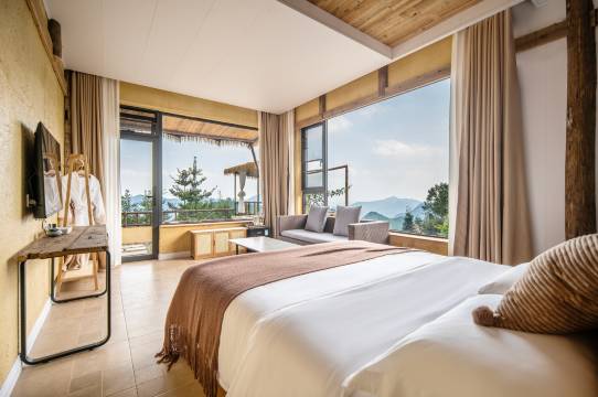 十里松涧云端私汤民宿