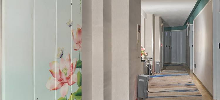 光明·荷泰精品酒店(贵阳火车站鸿通城购物中心店)图片