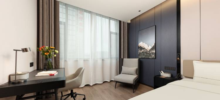 乌鲁木齐人民公园黄河路亚朵酒店图片