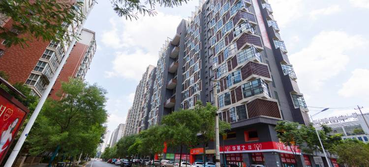 云汐影音民宿酒店(常德文理学院西校区万达广场店)图片
