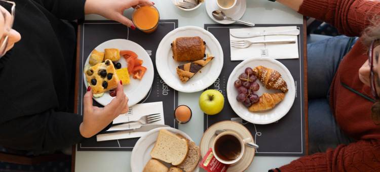 米兰欧尔纳维廖河畔特雷扎诺 IH 饭店(IH Hotels Milano Eur - Trezzano Sul Naviglio)图片