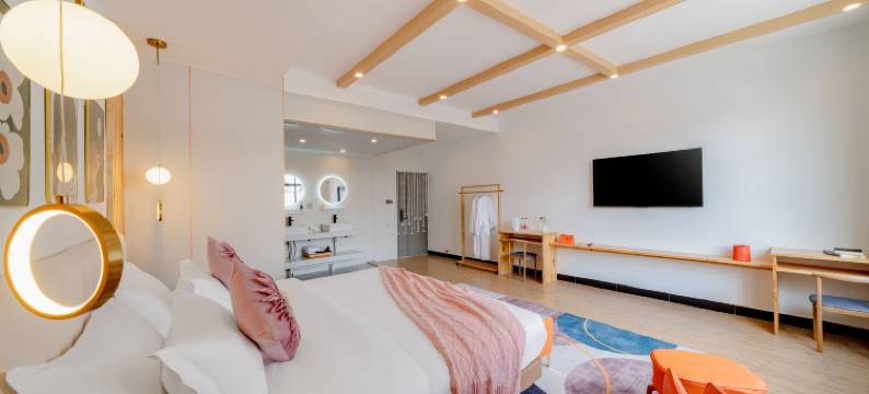 合家喜·悦枫雪山度假酒店(古城南门忠义市场店)图片