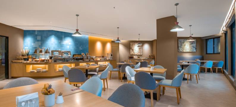 如家商旅酒店(青岛中央商务区海慈医疗地铁站店)图片