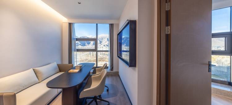 拉萨火车站王府井亚朵酒店图片