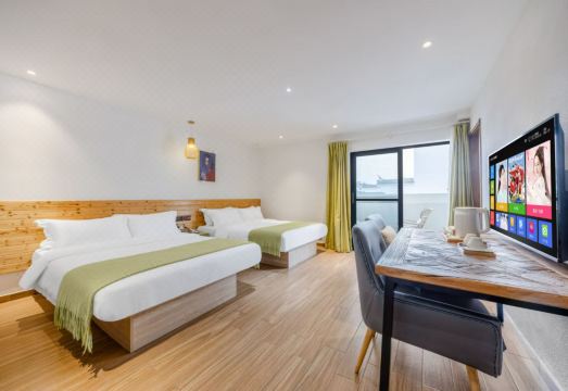 Yuxi Yansuboxin Hotel Hotel Overview